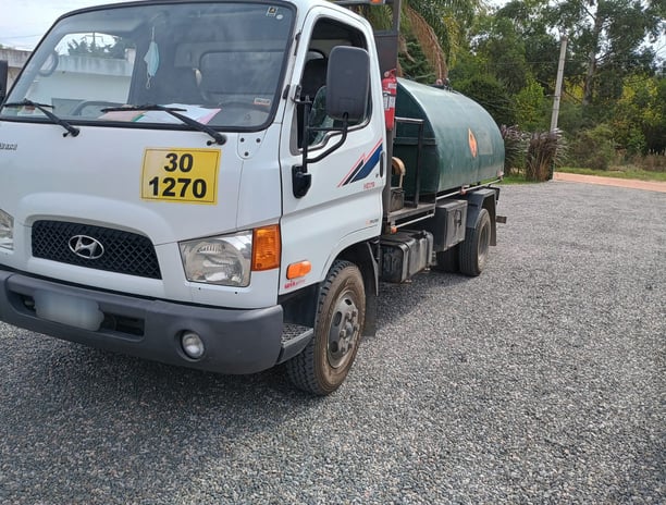 Camión cisterna de Ferralur LTDA